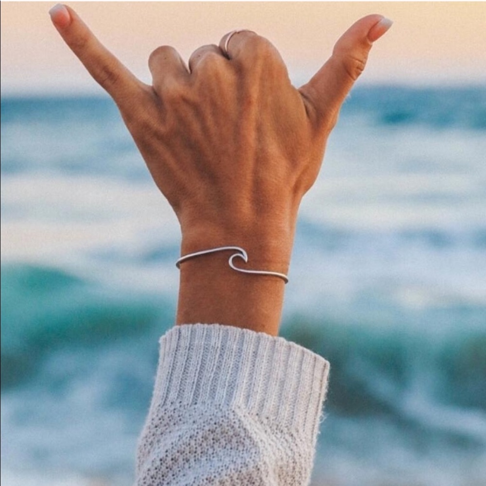 WAVE CUFF BRACELET